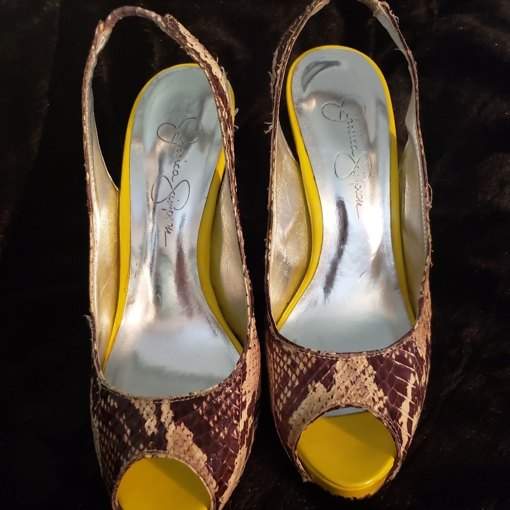 Ladies shoes